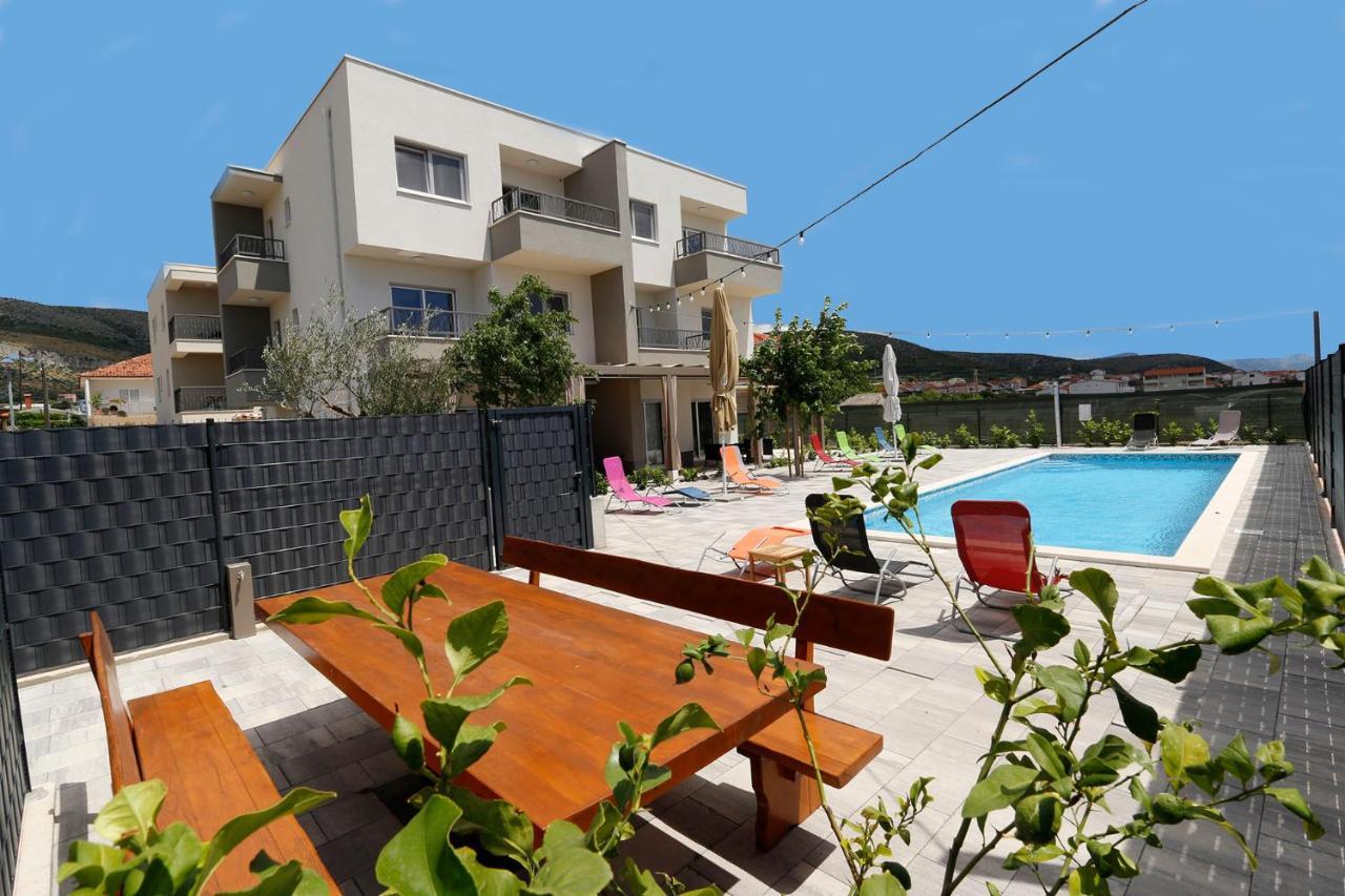 Apartments Bulli Traù Esterno foto