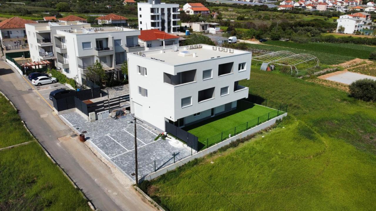 Apartments Bulli Traù Esterno foto
